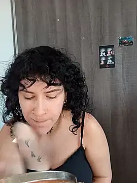 Snapshot of callmelouve chatting on 11-13-25, 01:21 callmelouve online show from 11-13-25, 01:21