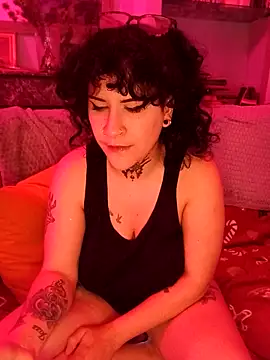 Snapshot of callmelouve chatting on 11-22-25, 01:37 callmelouve online show from 11-22-25, 01:37