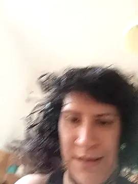 Snapshot of callmelouve chatting on 12-05-25, 12:14 callmelouve online show from 12-05-25, 12:14