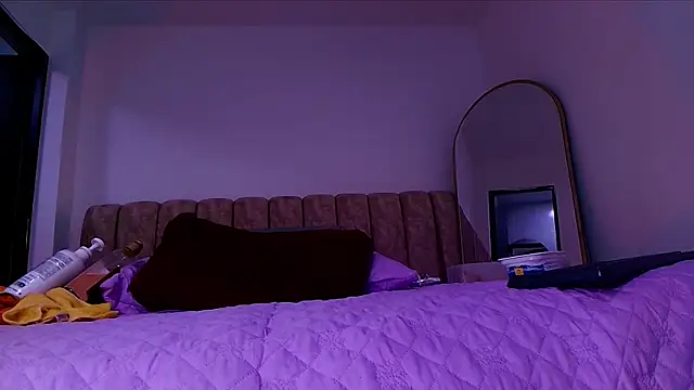  linda milk  online show from 04-24-26, 03:09