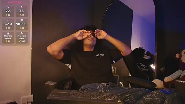 Lucas eevans online show from 04-27-26, 02:26