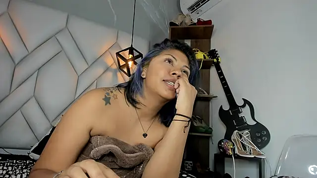 MirandaHaguen online show from 02-05-25, 04:06