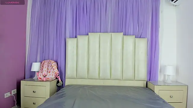 Snapshot of mollieblue69 chatting on 01-14-25, 12:24 mollieblue69 online show from 01-14-25, 12:24