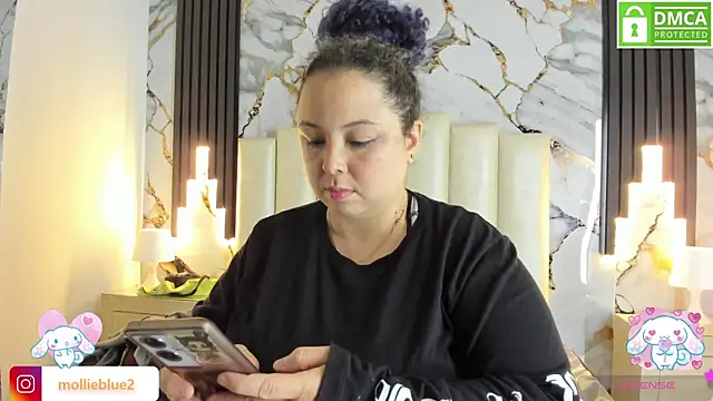 Snapshot of mollieblue69 chatting on 02-23-25, 06:01 mollieblue69 online show from 02-23-25, 06:01