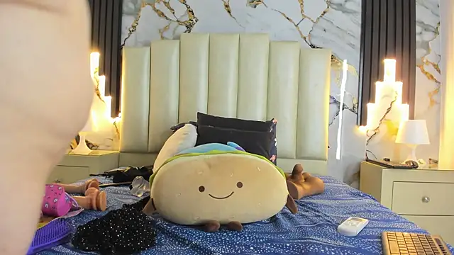 Snapshot of mollieblue69 chatting on 03-09-25, 02:50 mollieblue69 online show from 03-09-25, 02:50