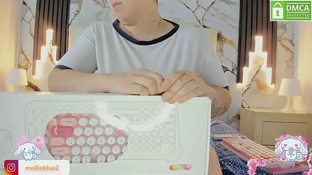 Snapshot of mollieblue69 chatting on 03-13-25, 04:12 mollieblue69 online show from 03-13-25, 04:12