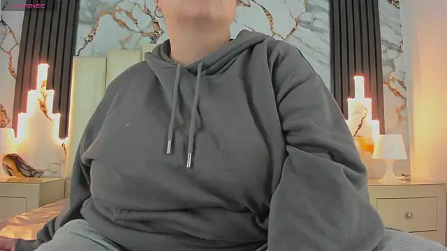 Snapshot of mollieblue69 chatting on 03-14-25, 12:29 mollieblue69 online show from 03-14-25, 12:29