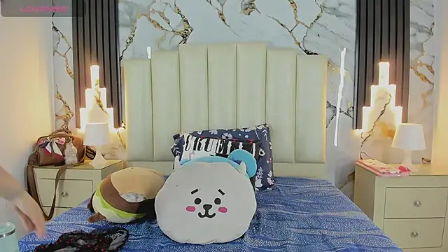 Snapshot of mollieblue69 chatting on 03-16-25, 01:06 mollieblue69 online show from 03-16-25, 01:06