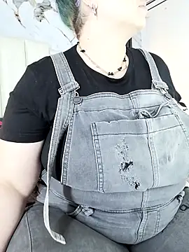 Snapshot of mollieblue69 chatting on 10-08-25, 12:58 mollieblue69 online show from 10-08-25, 12:58