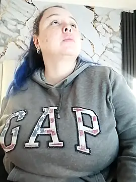 Snapshot of mollieblue69 chatting on 10-17-25, 01:14 mollieblue69 online show from 10-17-25, 01:14