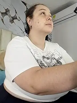 Snapshot of mollieblue69 chatting on 11-07-25, 01:00 mollieblue69 online show from 11-07-25, 01:00