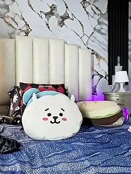 Snapshot of mollieblue69 chatting on 11-12-25, 01:22 mollieblue69 online show from 11-12-25, 01:22