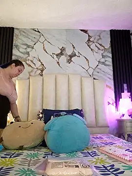 Snapshot of mollieblue69 chatting on 12-04-25, 12:58 mollieblue69 online show from 12-04-25, 12:58