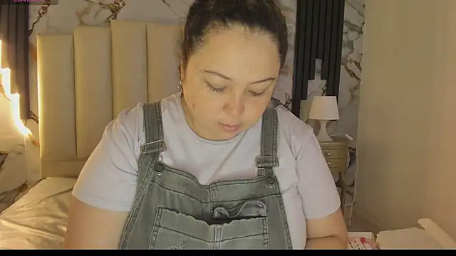 mollieblue69 online show from 04-27-26, 12:47