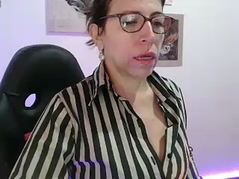 Chayla Ruiz online show from 01-05-25, 12:53