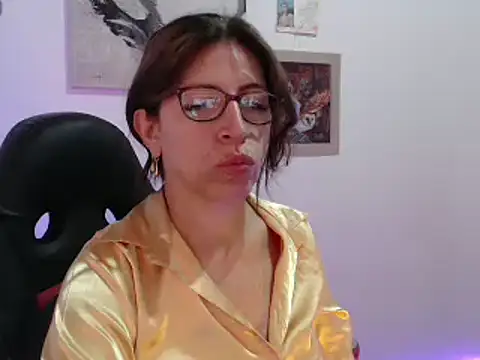 Chayla Ruiz online show from 01-08-25, 04:11