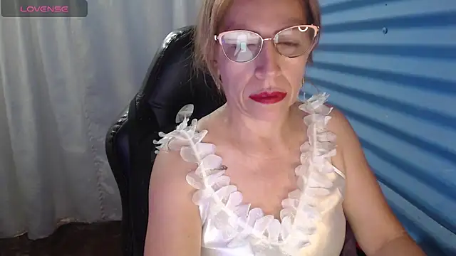 Chayla Ruiz online show from 04-07-26, 11:21