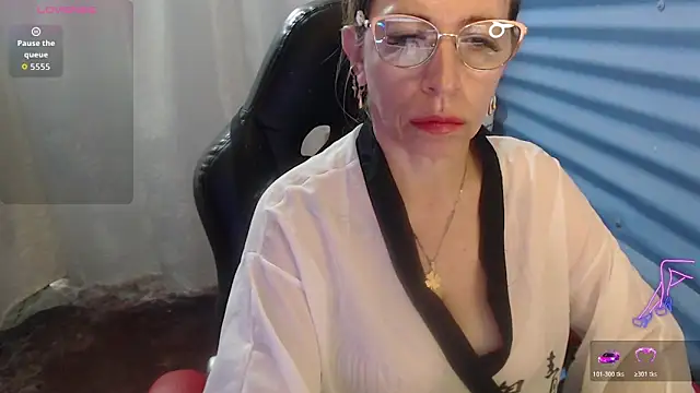 Chayla Ruiz online show from 06-11-26, 12:47