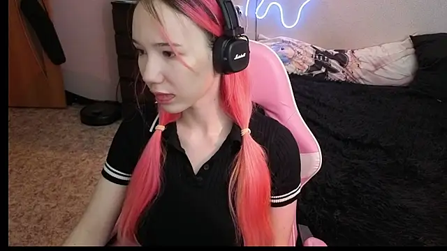 Maya Viola online show from 02-10-26, 05:55