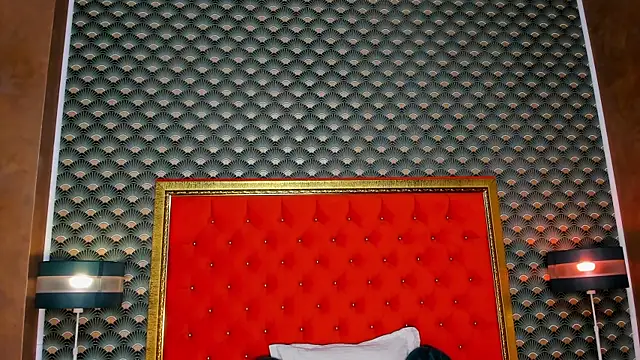 Snapshot of VallerieJones chatting on 02-24-25, 09:31 VallerieJones online show from 02-24-25, 09:31