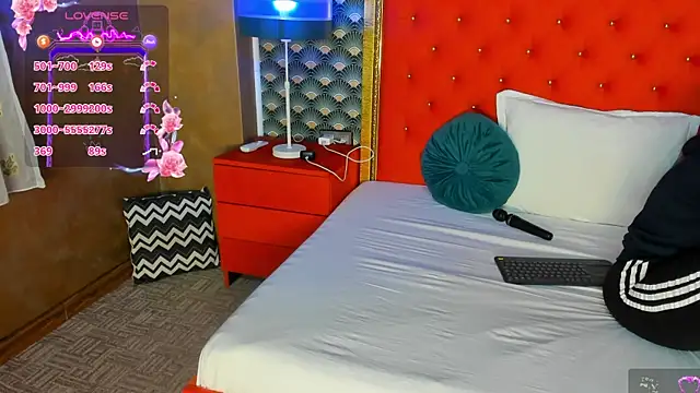 Snapshot of VallerieJones chatting on 02-27-25, 07:55 VallerieJones online show from 02-27-25, 07:55