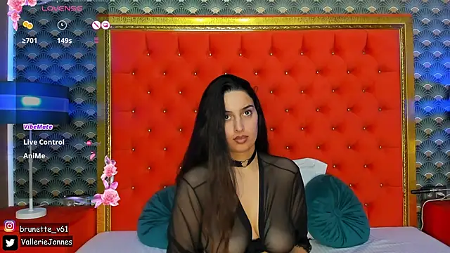 Snapshot of VallerieJones chatting on 03-10-25, 02:28 VallerieJones online show from 03-10-25, 02:28