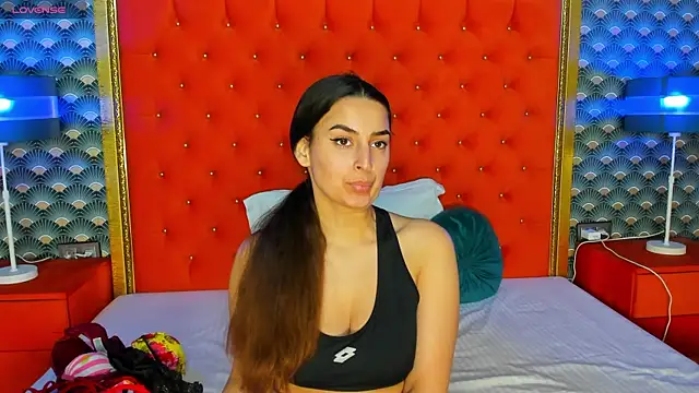 Snapshot of VallerieJones chatting on 03-11-25, 01:01 VallerieJones online show from 03-11-25, 01:01