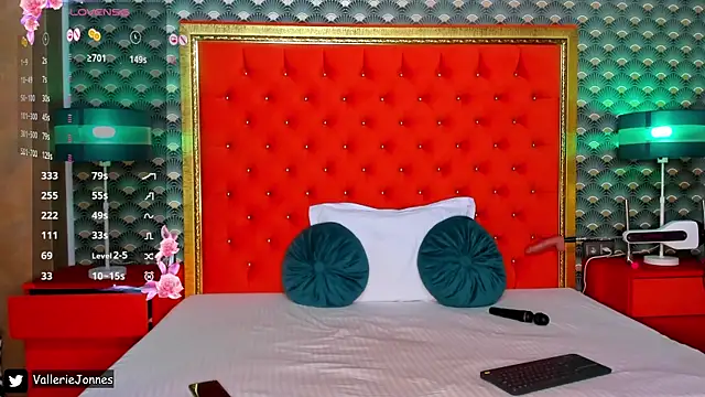 Snapshot of VallerieJones chatting on 03-15-25, 10:46 VallerieJones online show from 03-15-25, 10:46