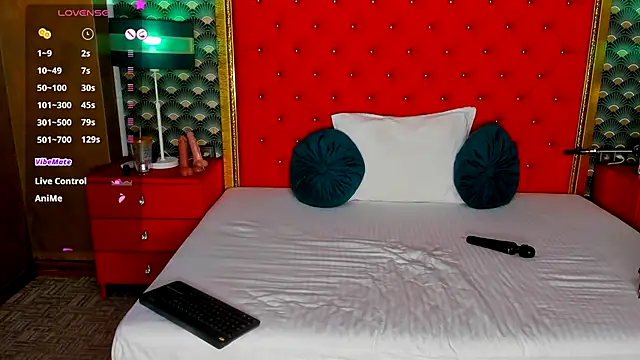 Snapshot of VallerieJones chatting on 10-06-25, 08:56 VallerieJones online show from 10-06-25, 08:56