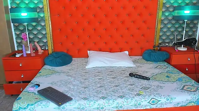 VallerieJones online show from 04-28-26, 03:11