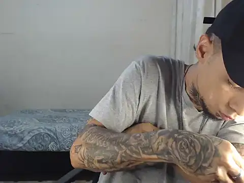 emiliano hottt online show from 01-26-25, 10:46