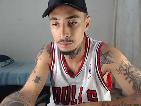 emiliano hottt online show from 09-29-25, 09:08