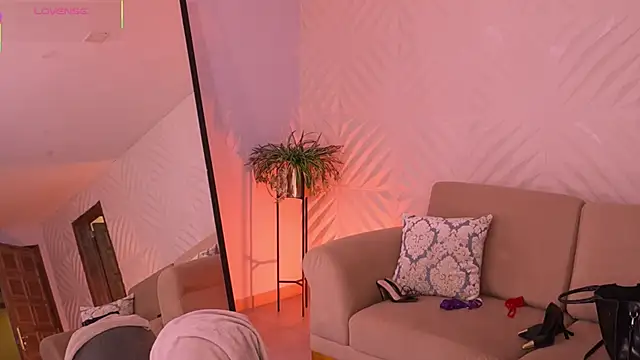 Snapshot of KateSunder chatting on 06-17-26, 10:06 KateSunder online show from 06-17-26, 10:06