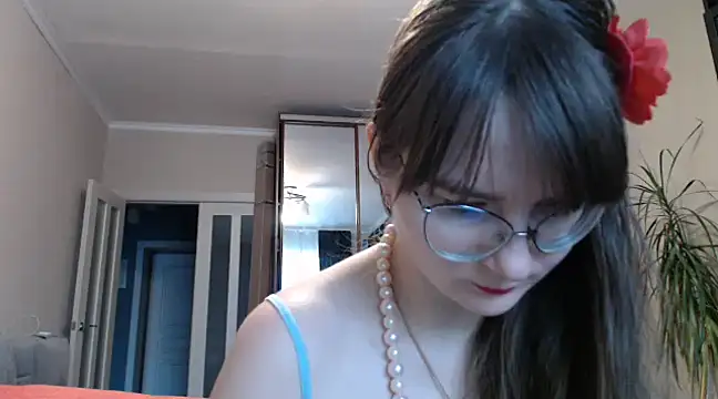 KiraGoldens online show from 02-14-25, 04:26