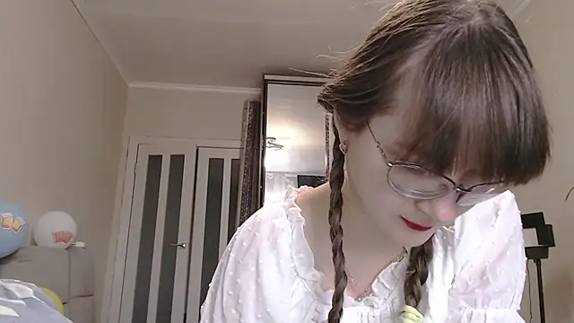 KiraGoldens online show from 09-22-25, 06:37