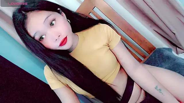Snapshot of amomentoflust69 chatting on 06-13-26, 10:35 amomentoflust69 online show from 06-13-26, 10:35