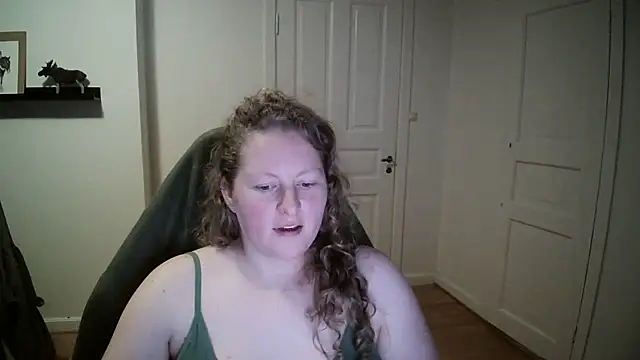 Girlnina-1995 online show from 12-30-24, 05:34