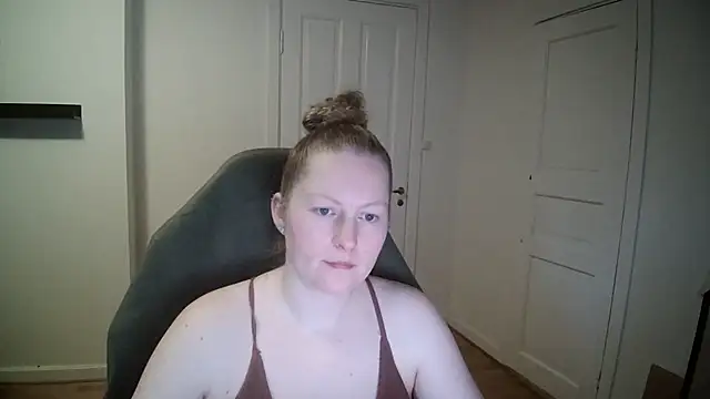 Girlnina-1995 online show from 02-13-25, 11:28