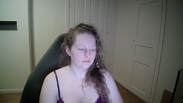 Girlnina-1995 online show from 02-20-25, 07:52