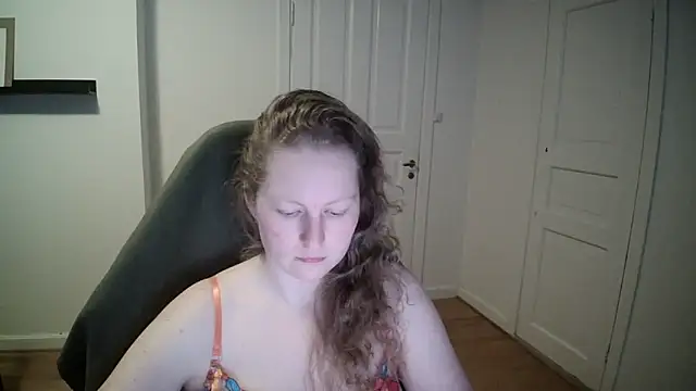 Girlnina-1995 online show from 03-19-25, 03:29