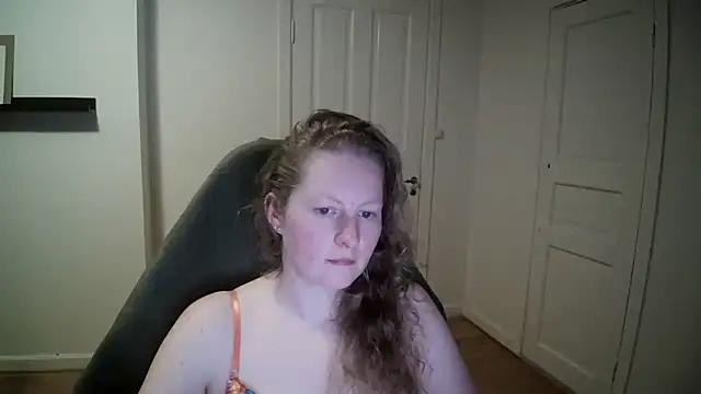 Girlnina-1995 online show from 03-19-25, 07:06