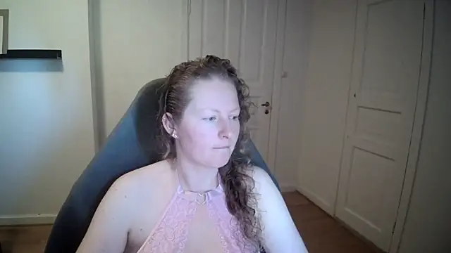 Girlnina-1995 online show from 03-20-25, 10:32