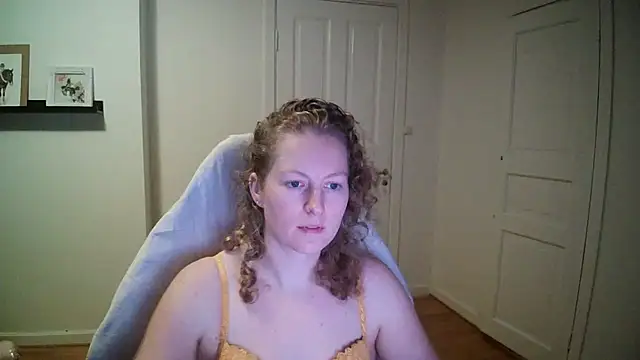 Girlnina-1995 online show from 11-25-25, 04:07