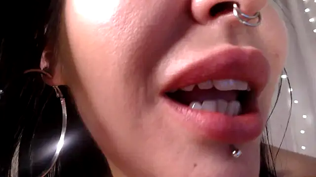 Snapshot of Masha_Real_84 chatting on 01-08-25, 12:17 Masha Real 84 online show from 01-08-25, 12:17