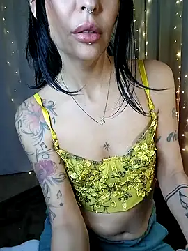 Snapshot of Masha_Real_84 chatting on 10-13-25, 08:31 Masha Real 84 online show from 10-13-25, 08:31