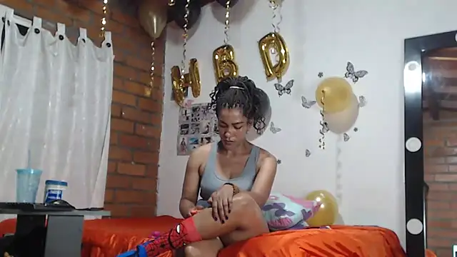 Snapshot of Bigassmommy_x chatting on 03-06-25, 05:24 Bigassmommy x online show from 03-06-25, 05:24