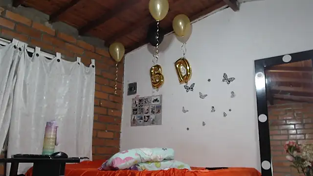 Snapshot of Bigassmommy_x chatting on 03-11-25, 08:20 Bigassmommy x online show from 03-11-25, 08:20