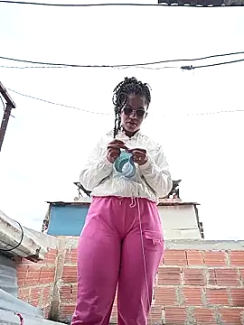 Snapshot of Bigassmommy_x chatting on 10-03-25, 03:09 Bigassmommy x online show from 10-03-25, 03:09