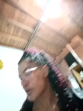 Snapshot of Bigassmommy_x chatting on 12-14-25, 12:10 Bigassmommy x online show from 12-14-25, 12:10