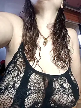 Snapshot of hotbabes163 chatting on 05-06-26, 07:24 hotbabes163 online show from 05-06-26, 07:24